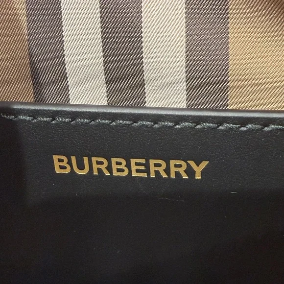 Burberry black and black logo Handbag nwt
